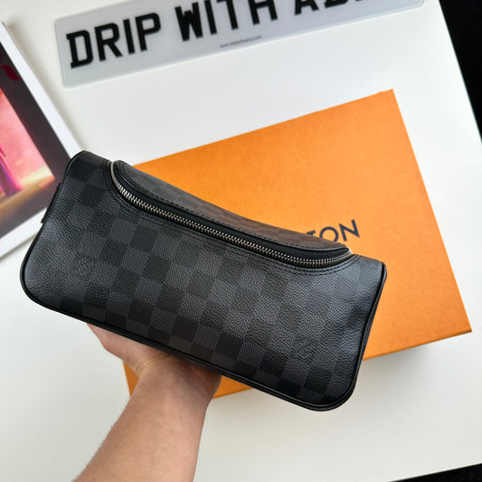 Louis Vuitton Damier Washbag